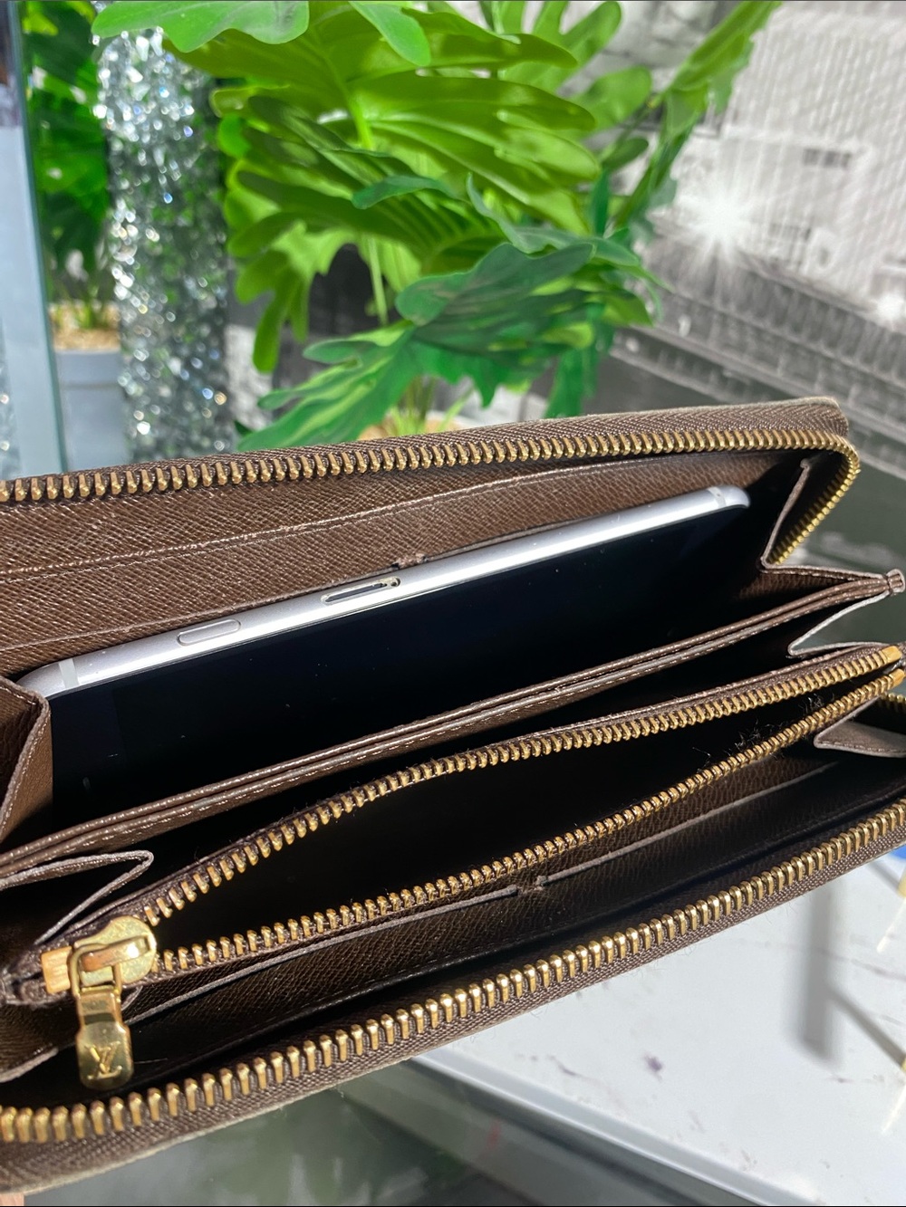 Authentic Rare Louis Vuitton Damier Zippy Wallet - Picture 5 of 16